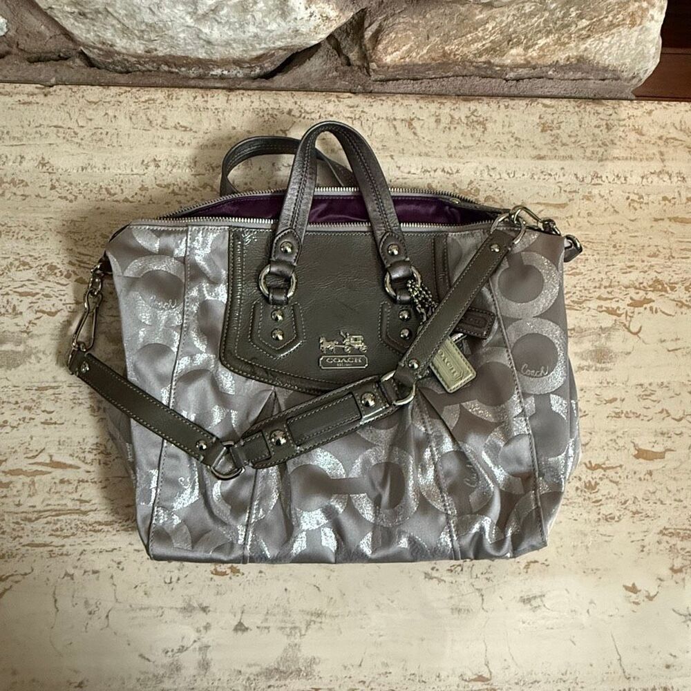 Reserved for @_arianaaa510 Coach Madison op art satchel  2010s *please read